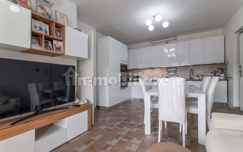 Quadrilocale via Papa Giovanni Paolo II 13, Centro, Limido Comasco — foto 15 di 21