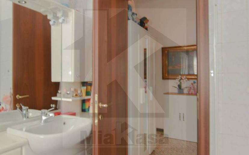 Quadrilocale via Alessandro Manzoni 158, Uboldo — foto 5 di 30