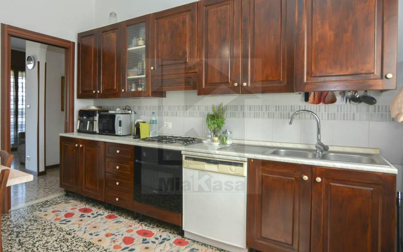Quadrilocale via Alessandro Manzoni 158, Uboldo — foto 4 di 30