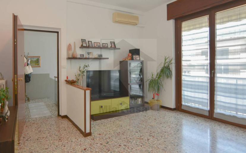 Quadrilocale via Alessandro Manzoni 158, Uboldo — foto 12 di 30