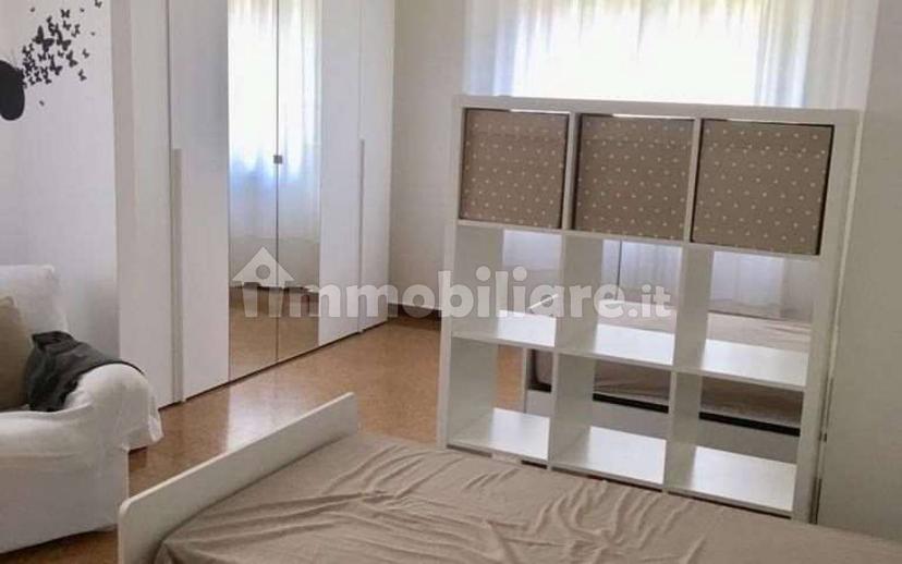 Stanza in affitto in appartamento Zona Fiera, Verona