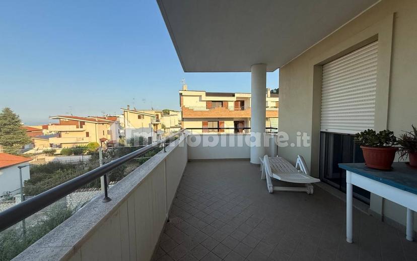 Appartamento via Niccolò Tommaseo, Montesilvano Colle, Montesilvano — foto 3 di 29