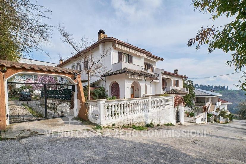 Villa unifamiliare via O. Z. Ciulli 3, Centro, Penne — foto 40 di 91