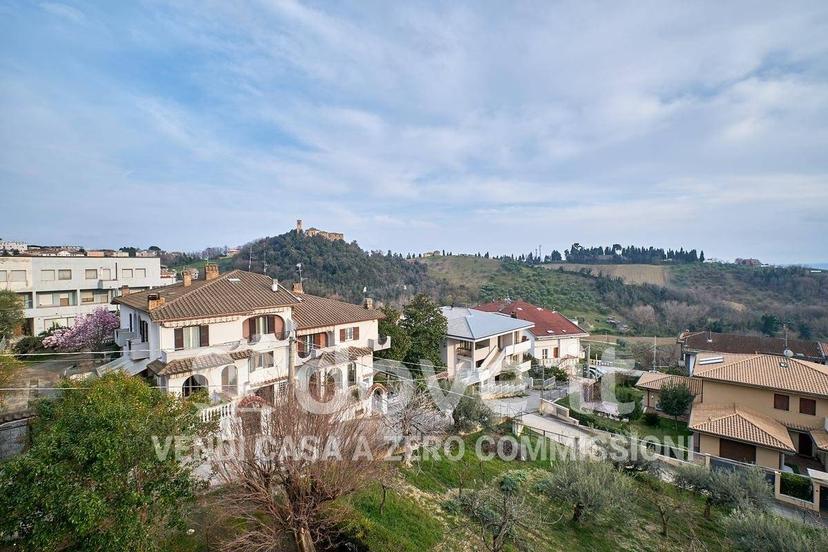 Villa unifamiliare via O. Z. Ciulli 3, Centro, Penne — foto 42 di 91