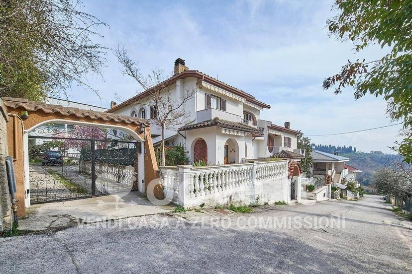 Villa unifamiliare via O. Z. Ciulli 3, Centro, Penne — foto 32 di 91