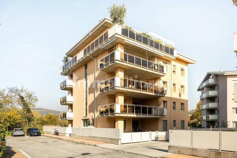 Appartamento via Romolo Nicolis 2, San Martino Buon Albergo — foto 19 di 44