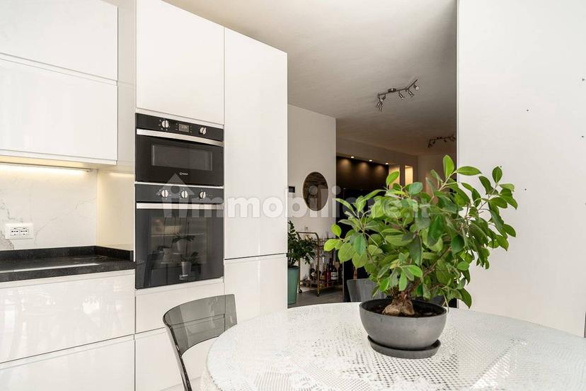 Appartamento via Romolo Nicolis 2, San Martino Buon Albergo — foto 31 di 44