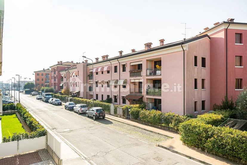 Appartamento via Romolo Nicolis 2, San Martino Buon Albergo — foto 14 di 44