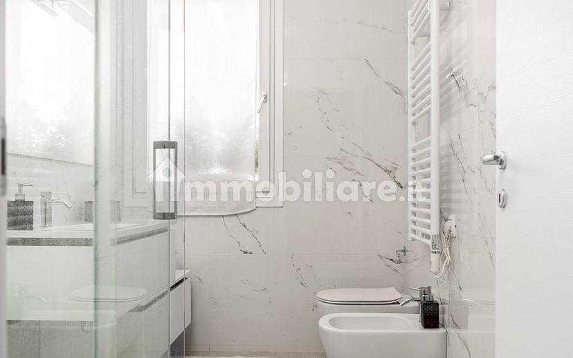Appartamento via Romolo Nicolis 2, San Martino Buon Albergo — foto 2 di 44