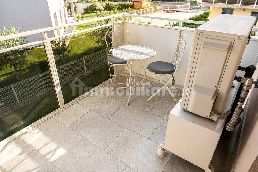 Appartamento via Romolo Nicolis 2, San Martino Buon Albergo — foto 22 di 44