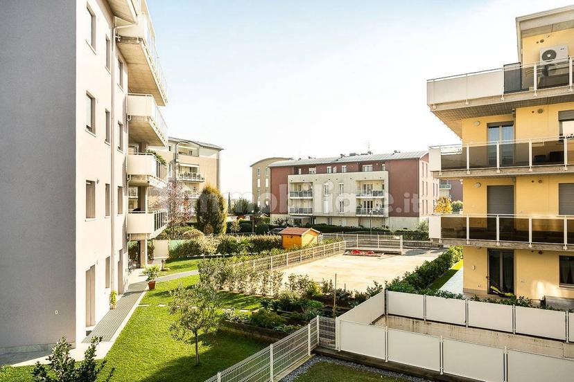 Appartamento via Romolo Nicolis 2, San Martino Buon Albergo — foto 5 di 44