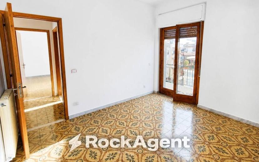 Quadrilocale via Lauro, 57, Centro, Arenile, Scalea