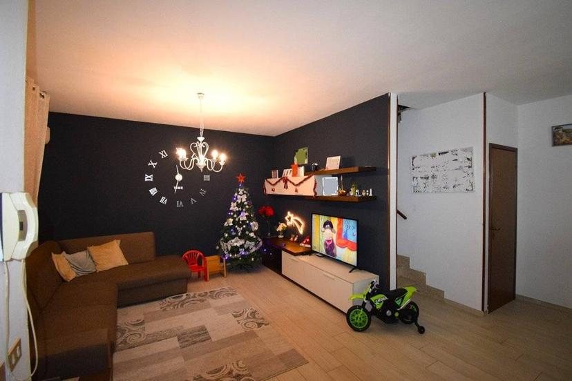 Villa a schiera 5 locali, buono stato, Centro, Russi — foto 3 di 17