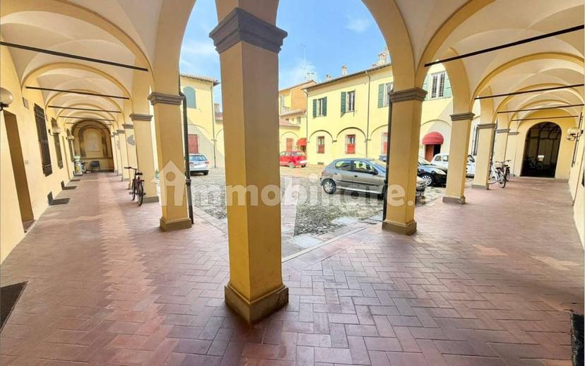 Bilocale Esclusivo bilocale con ascensore, vista sui tetti, Centro Storico, Imola — foto 28 di 38