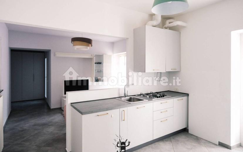 Trilocale ottimo stato, primo piano, Centro, Alzano Lombardo — foto 12 di 37
