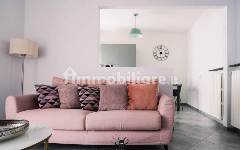 Trilocale ottimo stato, primo piano, Centro, Alzano Lombardo — foto 2 di 37