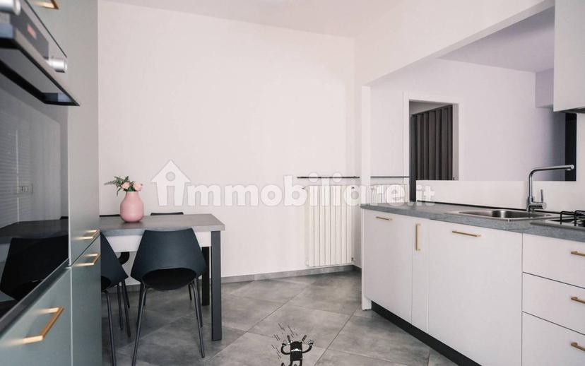 Trilocale ottimo stato, primo piano, Centro, Alzano Lombardo — foto 9 di 37