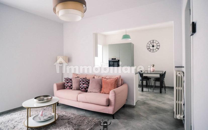 Trilocale ottimo stato, primo piano, Centro, Alzano Lombardo — foto 6 di 37