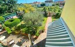 Villa plurifamiliare, ottimo stato, 100 m², Casano Dogana Isola, Luni
