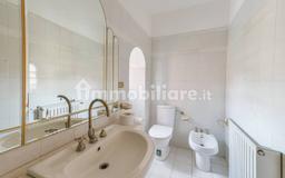 Appartamento via Briniati, Centro, Brugnato
