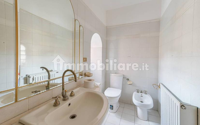 Appartamento via Briniati, Centro, Brugnato