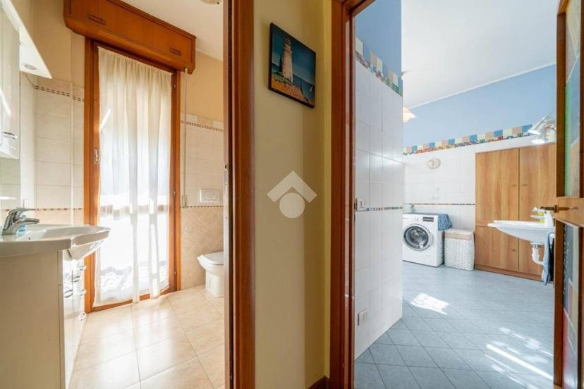 Trilocale viale dei Mille, Rosta Nuova, Reggio Emilia — foto 22 di 29