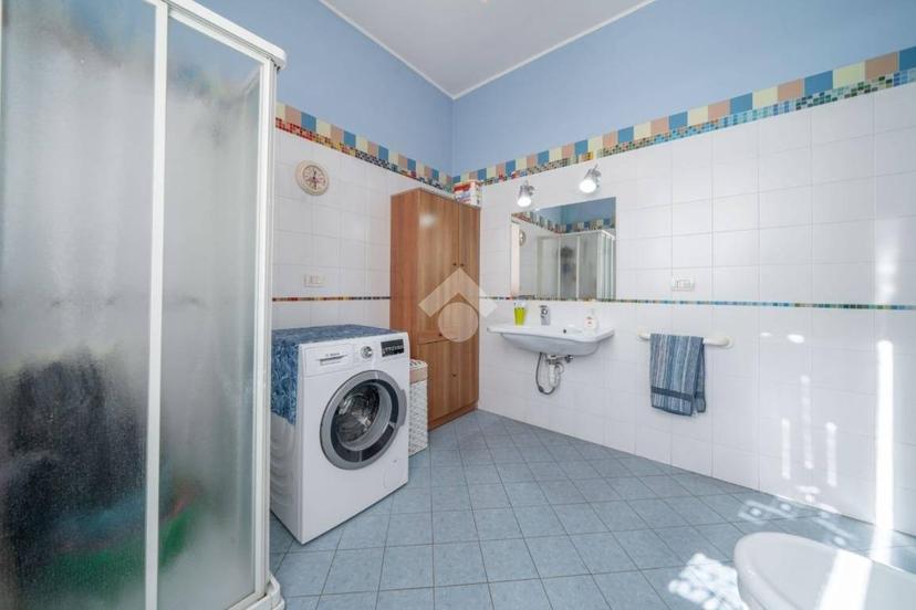 Trilocale viale dei Mille, Rosta Nuova, Reggio Emilia — foto 16 di 29