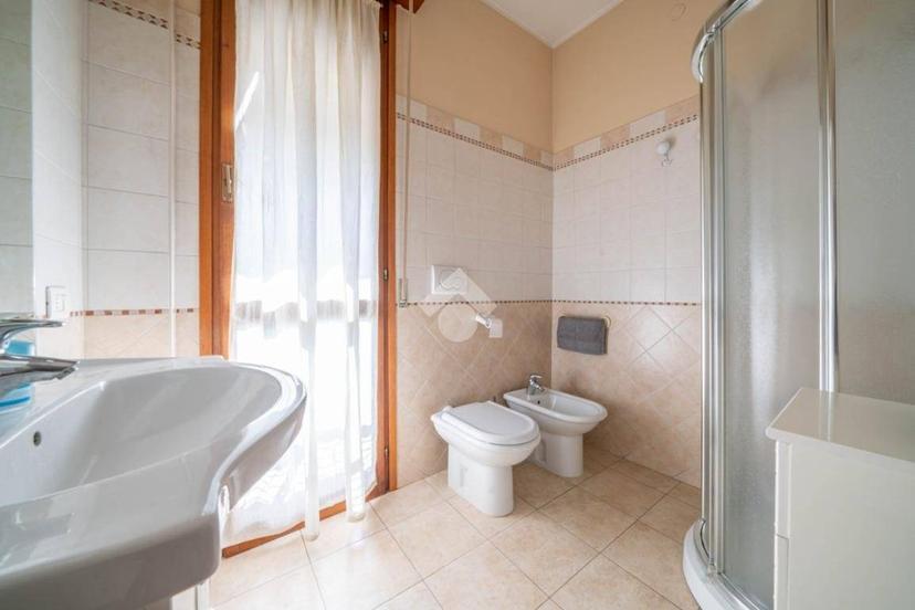 Trilocale viale dei Mille, Rosta Nuova, Reggio Emilia — foto 13 di 29