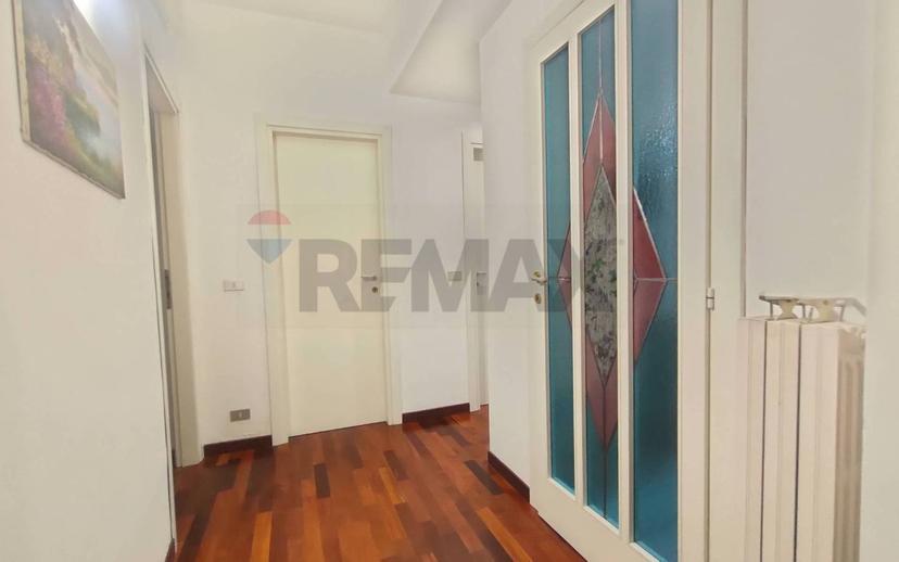 Stanza in affitto in appartamento Villa Comunale, L'Aquila — foto 2 di 24