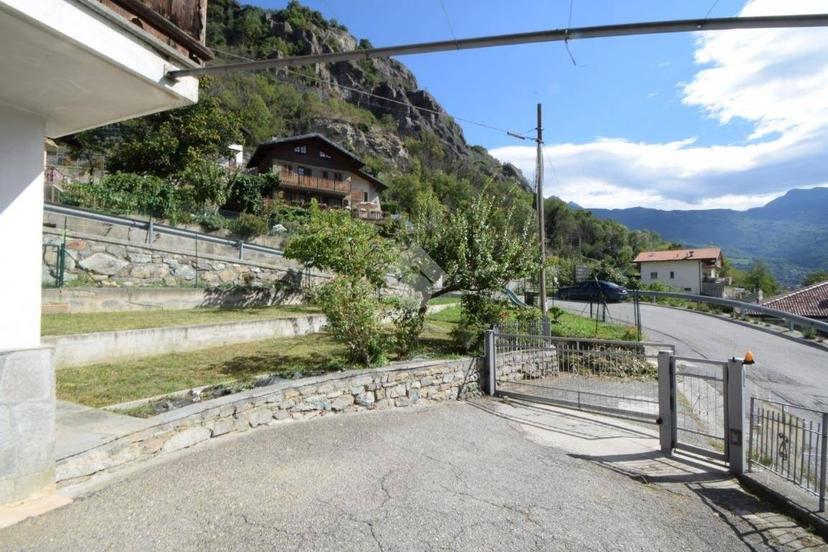 Trilocale Strada Conoz 27, Centro, Chatillon — foto 10 di 28