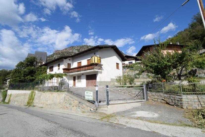 Trilocale Strada Conoz 27, Centro, Chatillon — foto 4 di 28