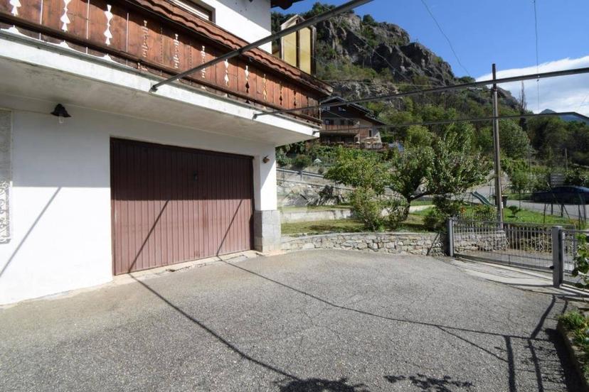 Trilocale Strada Conoz 27, Centro, Chatillon