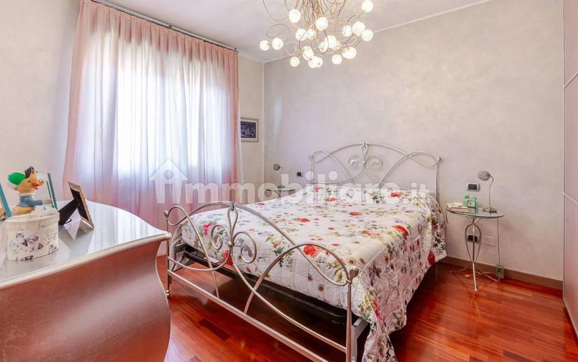 Quadrilocale via Imola, 12, Borgo Roma, Verona