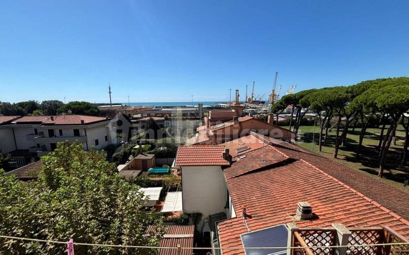 Attico via Benedetto Cairoli, Marina di Carrara, Carrara — foto 11 di 57