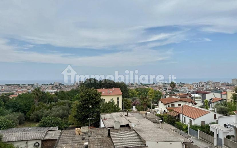 Appartamento via Niccolò Tommaseo, Montesilvano Colle, Montesilvano — foto 39 di 39