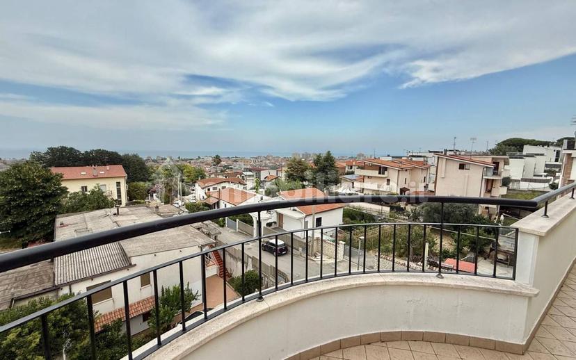 Appartamento via Niccolò Tommaseo, Montesilvano Colle, Montesilvano — foto 8 di 39