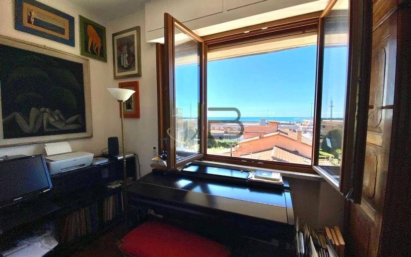 Attico via Benedetto Cairoli, Marina di Carrara, Carrara — foto 37 di 57