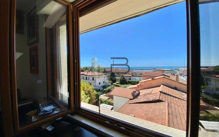 Attico via Benedetto Cairoli, Marina di Carrara, Carrara — foto 31 di 57