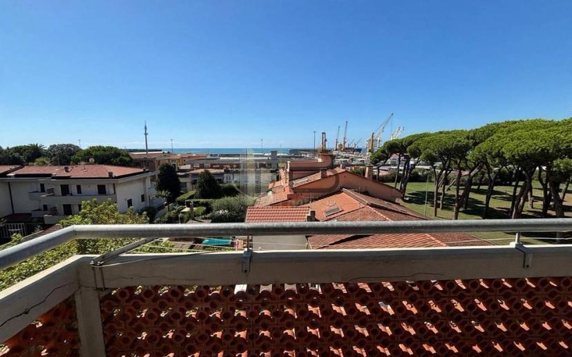 Attico via Benedetto Cairoli, Marina di Carrara, Carrara — foto 12 di 57