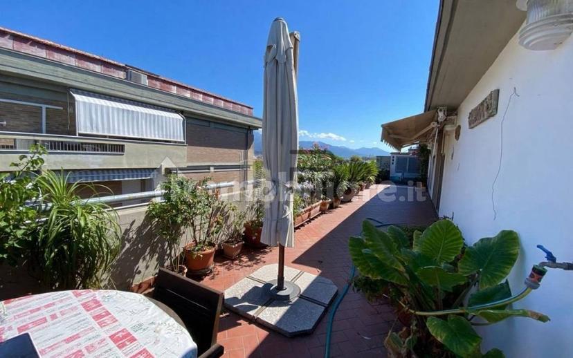 Attico via Benedetto Cairoli, Marina di Carrara, Carrara — foto 39 di 57