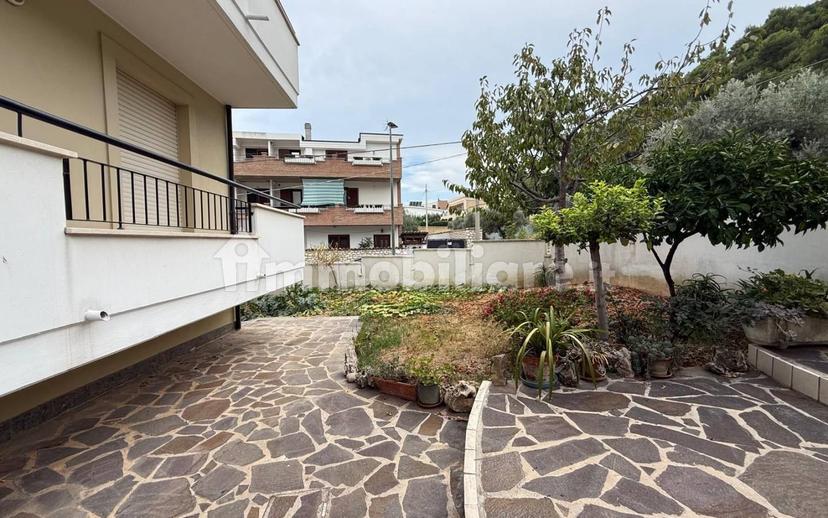 Appartamento via Niccolò Tommaseo, Montesilvano Colle, Montesilvano — foto 26 di 39