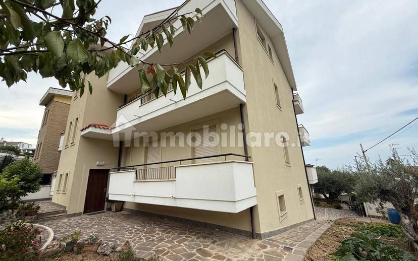 Appartamento via Niccolò Tommaseo, Montesilvano Colle, Montesilvano — foto 16 di 39