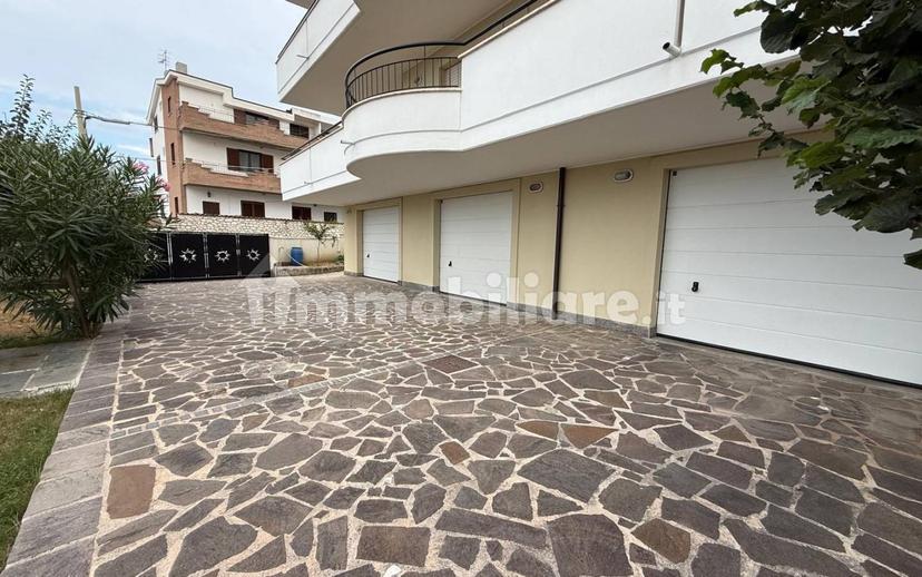 Appartamento via Niccolò Tommaseo, Montesilvano Colle, Montesilvano — foto 33 di 39