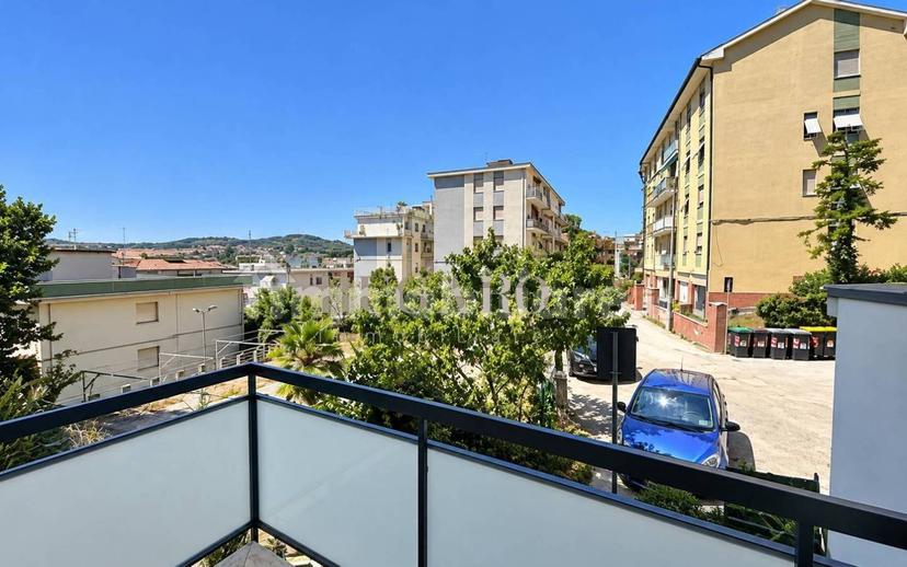 Appartamento buono stato, primo piano, Regione, Ancona — foto 9 di 14
