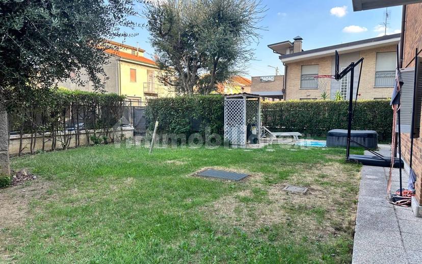 Trilocale via Venezia 34, Varedo — foto 5 di 10