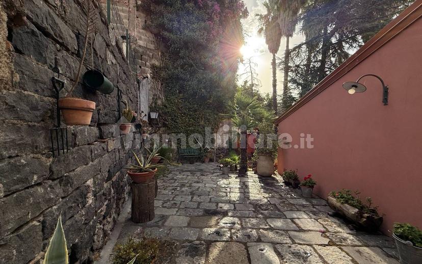 Rustico via Proietti 16, Trecastagni — foto 32 di 35