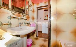 Villa plurifamiliare via Beleo 1, Casina
