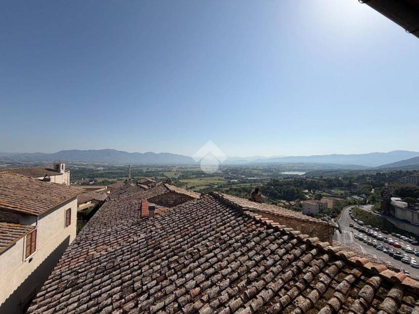 Quadrilocale via Ferrucci 12, Centro, Narni