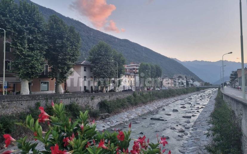 Appartamento via Lungo Adda V Alpini, Centro, Tirano — foto 4 di 4