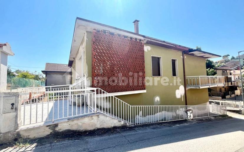 Terratetto unifamiliare via Cervone, Colle del Telegrafo - Colle Scorrano, Pescara — foto 29 di 31